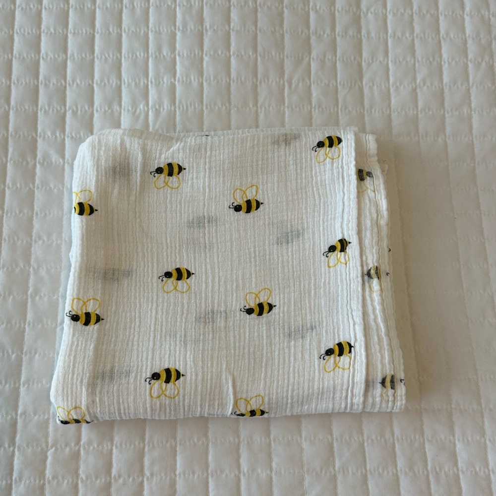 aden + anais White Swaddle with Bee Design